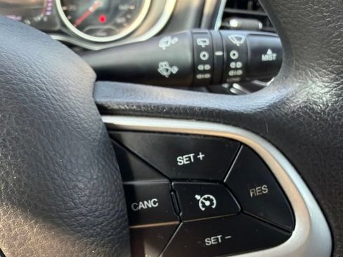 Used 2018 Jeep Compass Sport FWD image 15