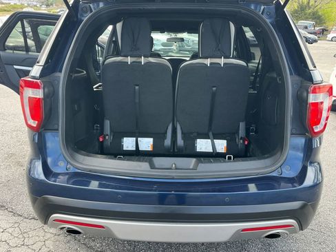 Used 2017 Ford Explorer XLT FWD image 14