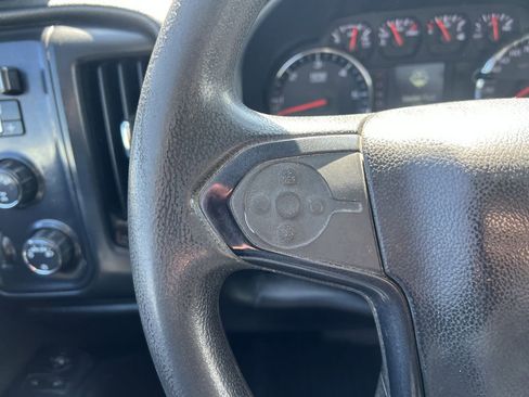 Certified 2018 Chevrolet Silverado 1500 Custom w/ Custom Value Package image 19