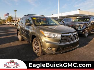 Used 2016 Toyota Highlander XLE image 1