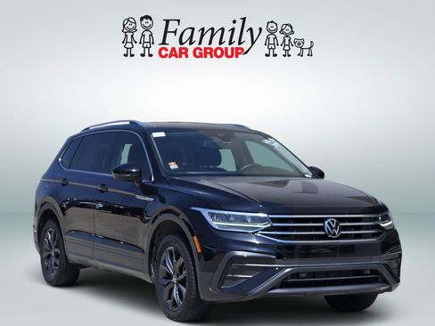 Used 2022 Volkswagen Tiguan SE FWD image 2