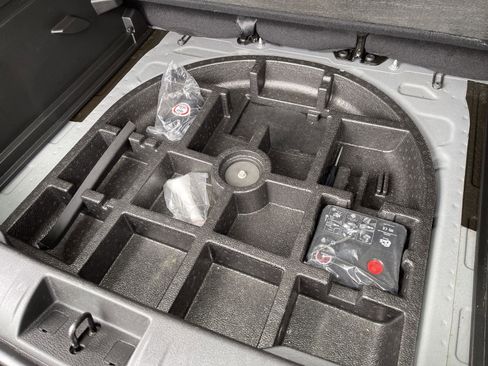 Used 2023 Jeep Renegade Latitude AWD/4WD image 35