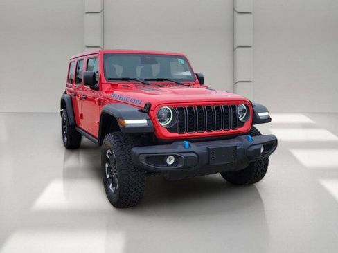 Used 2025 Jeep Wrangler Unlimited Rubicon 4xe w/ Safety Group AWD/4WD image 3