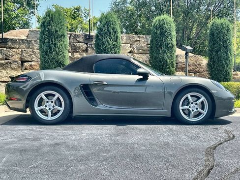 Used 2024 Porsche 718 Boxster RWD image 6