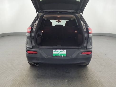 Used 2015 Jeep Cherokee Latitude FWD image 29