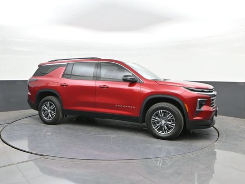 Used 2026 Chevrolet Traverse LT w/ Driver Confidence Package FWD image 17