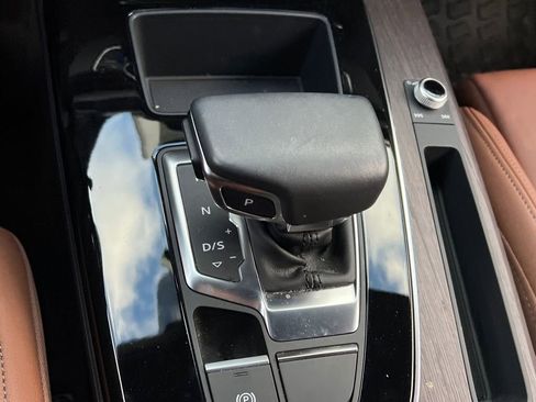 Used 2024 Audi Q5 2.0T Premium w/ Convenience Package image 23