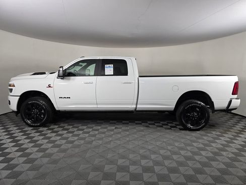 New 2026 RAM 2500 Laramie AWD/4WD image 7