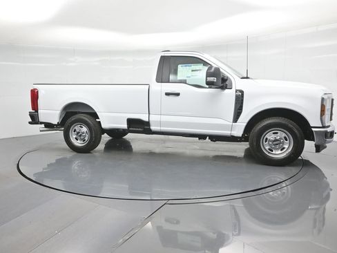 New 2026 Ford F250 XL w/ XL Chrome Package image 21