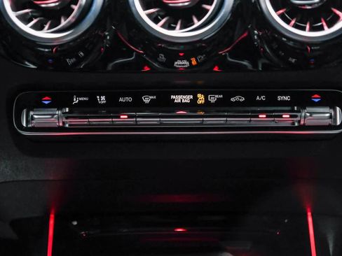 Used 2025 Mercedes-Benz GLA 250 image 15