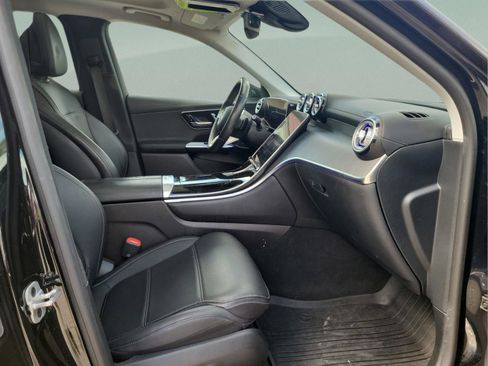 Used 2023 Mercedes-Benz GLC 300 4MATIC image 16