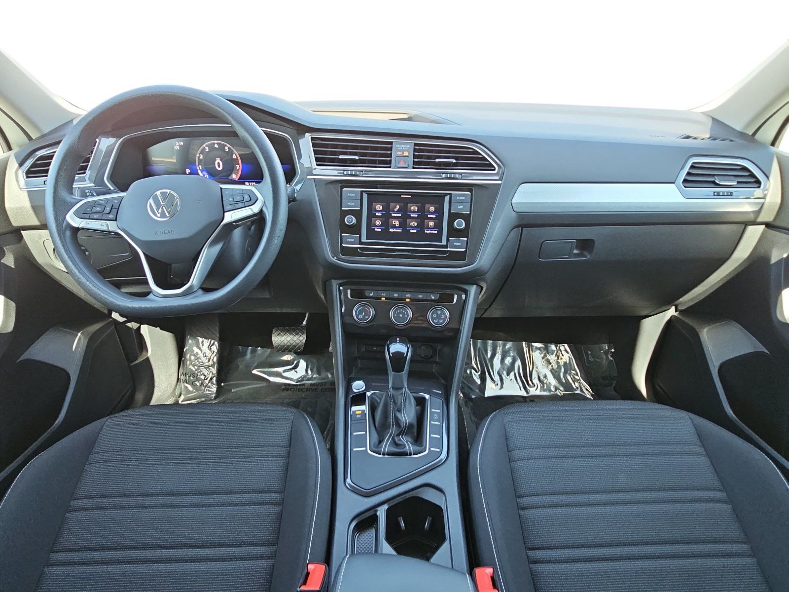 Used 2023 Volkswagen Tiguan S FWD image 9