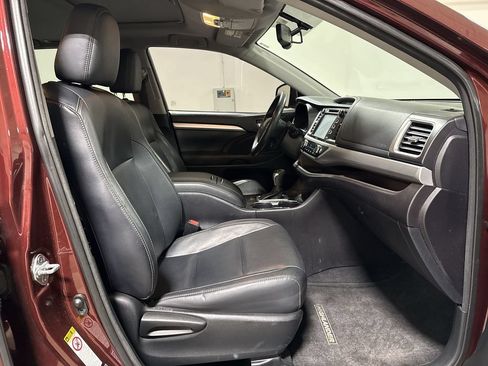 Used 2015 Toyota Highlander XLE AWD/4WD image 22