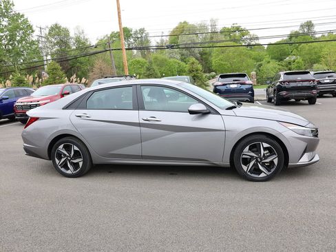 Certified 2023 Hyundai Elantra SEL w/ Convenience Package FWD image 8