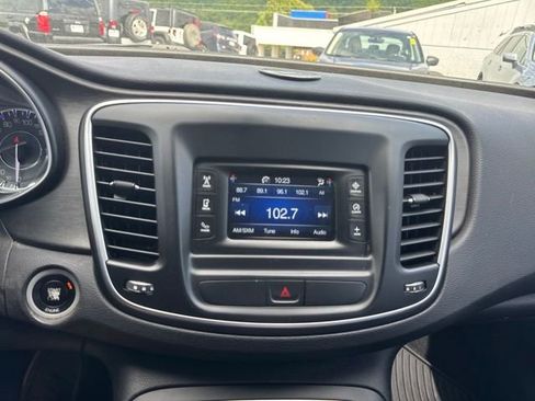 Used 2015 Chrysler 200 Limited w/ Convenience Group FWD image 16