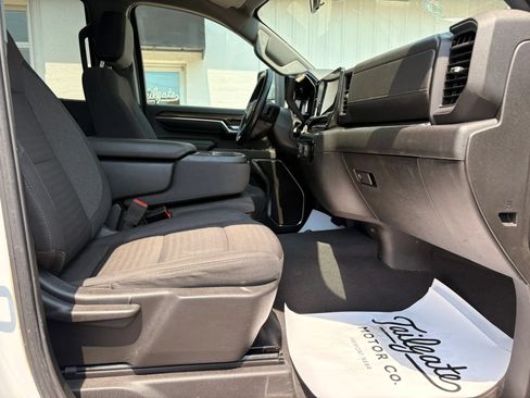 Used 2024 Chevrolet Silverado 2500 LT AWD/4WD image 12