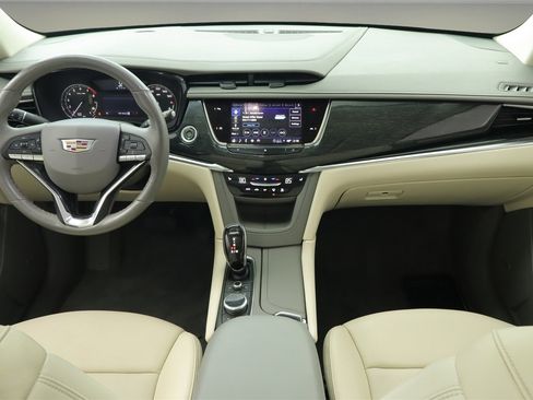 Used 2021 Cadillac XT6 Premium Luxury image 10