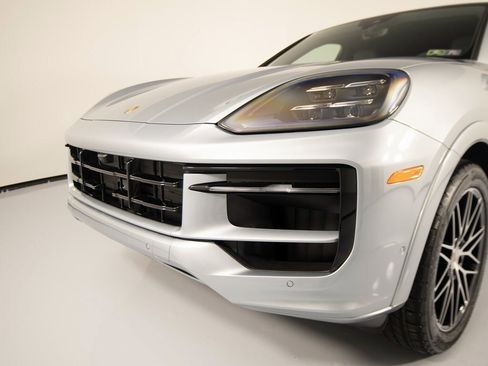 New 2026 Porsche Cayenne Coupe image 37