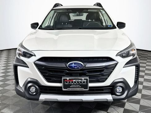 Used 2025 Subaru Outback Limited AWD/4WD image 2