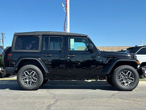New 2025 Jeep Wrangler Unlimited Sahara AWD/4WD image 5