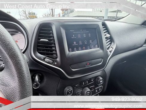 Used 2019 Jeep Cherokee Latitude w/ Popular Appearance Group image 13