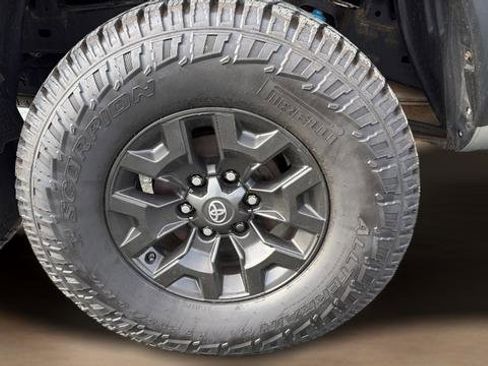 Used 2020 Toyota Tacoma TRD Off-Road w/ Technology Package image 11