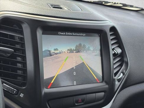 Used 2014 Jeep Cherokee Latitude w/ Comfort/Convenience Group FWD image 14
