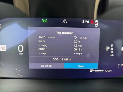 Certified 2025 Volvo XC40 B5 Core image 23