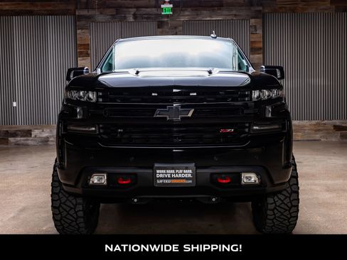 Used 2021 Chevrolet Silverado 1500 LT Trail Boss w/ Convenience Package II image 4