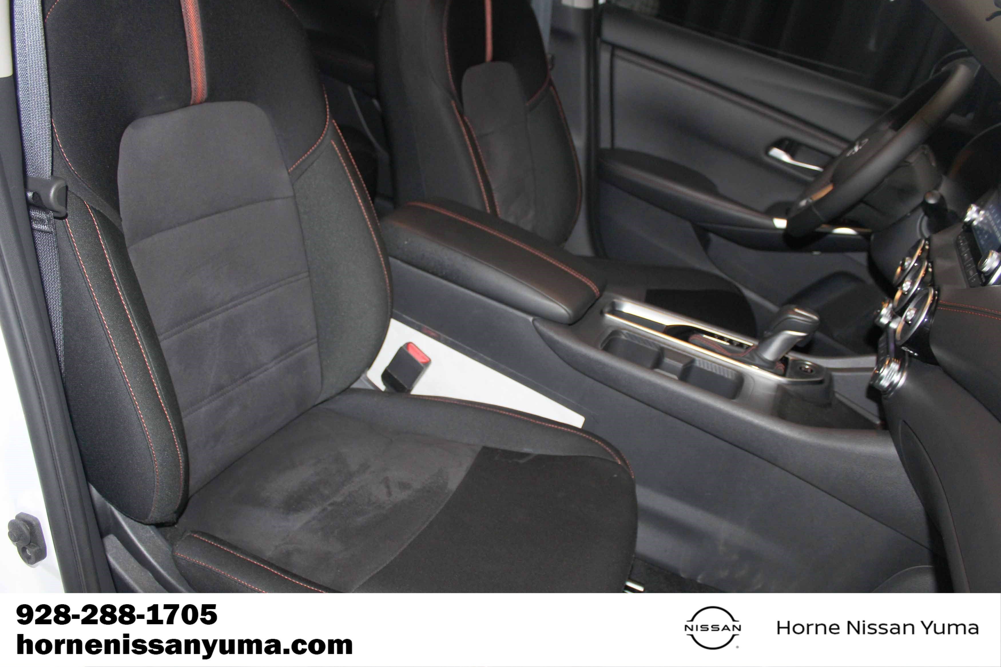 Certified 2025 Nissan Sentra SR FWD image 6