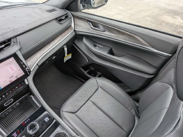 New 2027 Jeep Grand Cherokee Limited AWD/4WD image 19