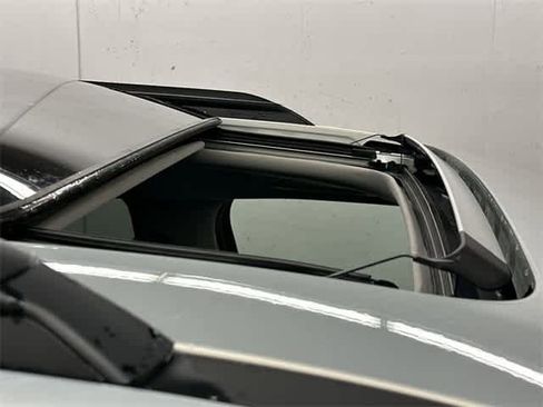 Used 2025 Kia Carnival SX image 6