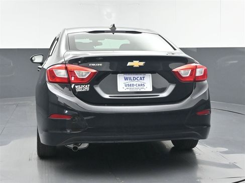 Used 2018 Chevrolet Cruze LS FWD image 6