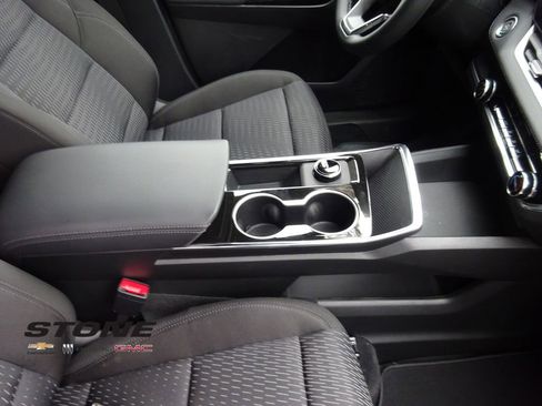 New 2026 Chevrolet Equinox LT image 18