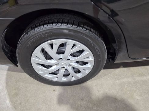 Used 2019 Toyota Corolla LE FWD image 21