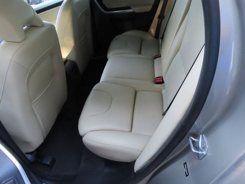 Used 2016 Volvo XC60 T6 w/ Proximity Package AWD/4WD image 20