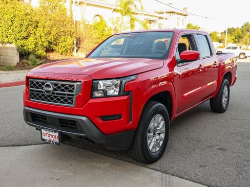 Used 2023 Nissan Frontier SV image 8