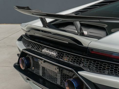 Used 2020 Lamborghini Huracan EVO image 37