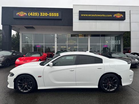 Used 2020 Dodge Charger Scat Pack w/ Navigation & Travel Group image 2