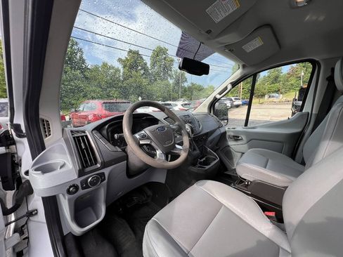 Used 2015 Ford Transit 250 130 Low Roof RWD image 14