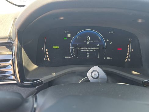 Used 2025 Toyota Camry LE image 10