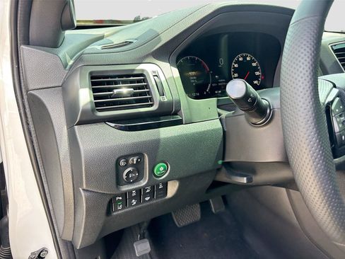 Certified 2024 Honda Ridgeline Black Edition image 11