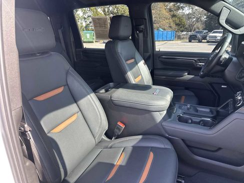 Used 2024 GMC Sierra 2500 AT4 w/ AT4 Premium Plus Package image 28