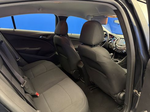 Used 2017 Chevrolet Cruze LT w/ Convenience Package image 26