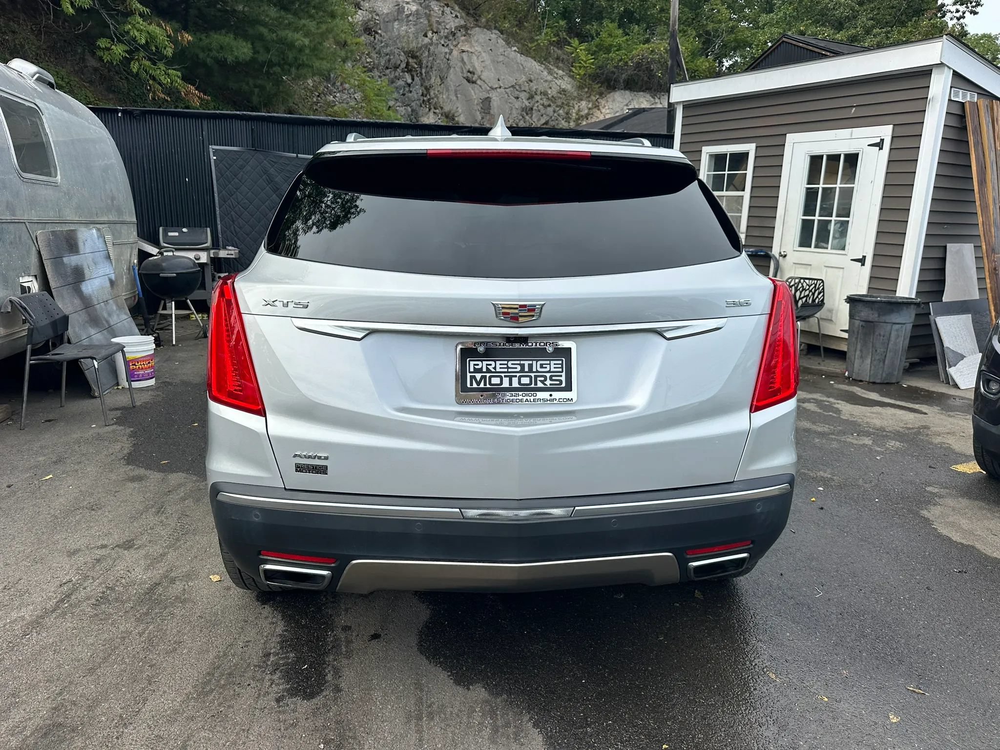 Used 2017 Cadillac XT5 Platinum w/ Driver Assist Package AWD/4WD image 6