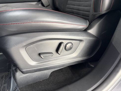 Used 2025 Ford Explorer ST-Line w/ ST-Line Street Pack image 23