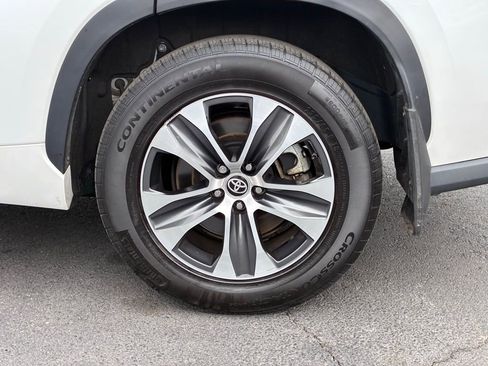 Used 2023 Toyota Highlander XLE AWD/4WD image 51