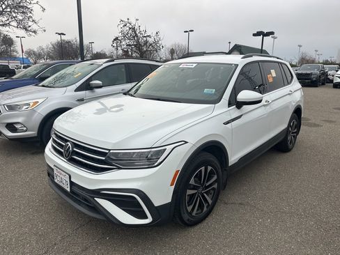 Used 2022 Volkswagen Tiguan S image 3