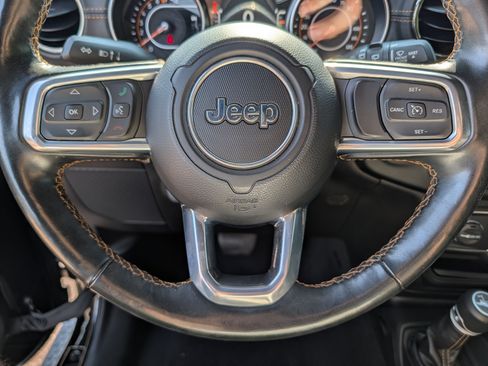 Used 2022 Jeep Wrangler Unlimited Sahara AWD/4WD image 25