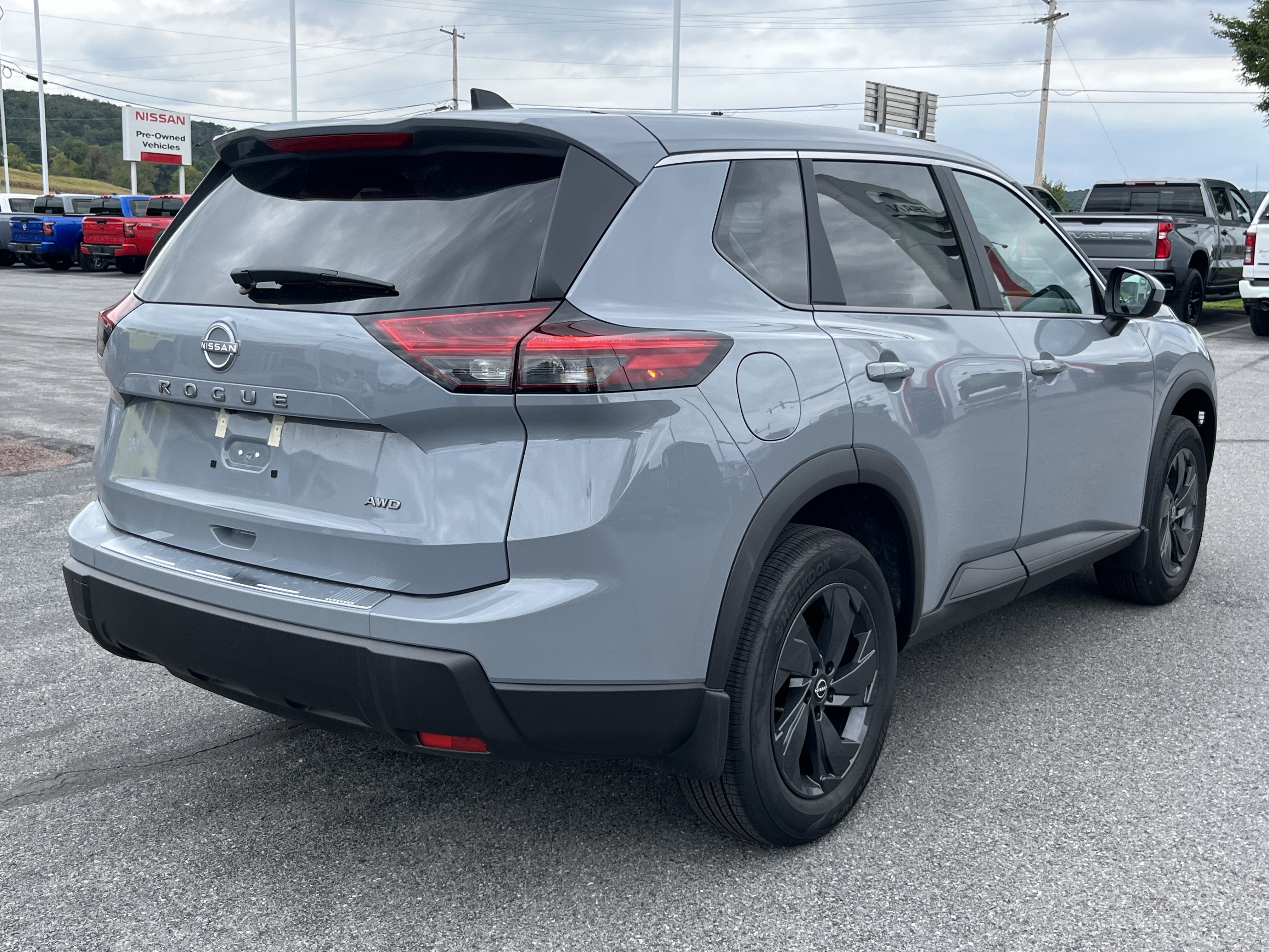 Used 2026 Nissan Rogue SV w/ Cold Weather Package AWD/4WD image 5
